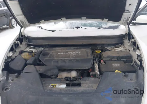 2014 Jeep Cherokee Latitude z USA, uszkodzony, nr VIN 1C4PJMCB3EW299570